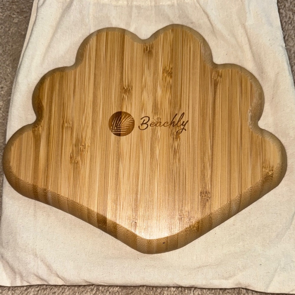 Bamboo Shell-Shaped Tray - Picture 3 of 3